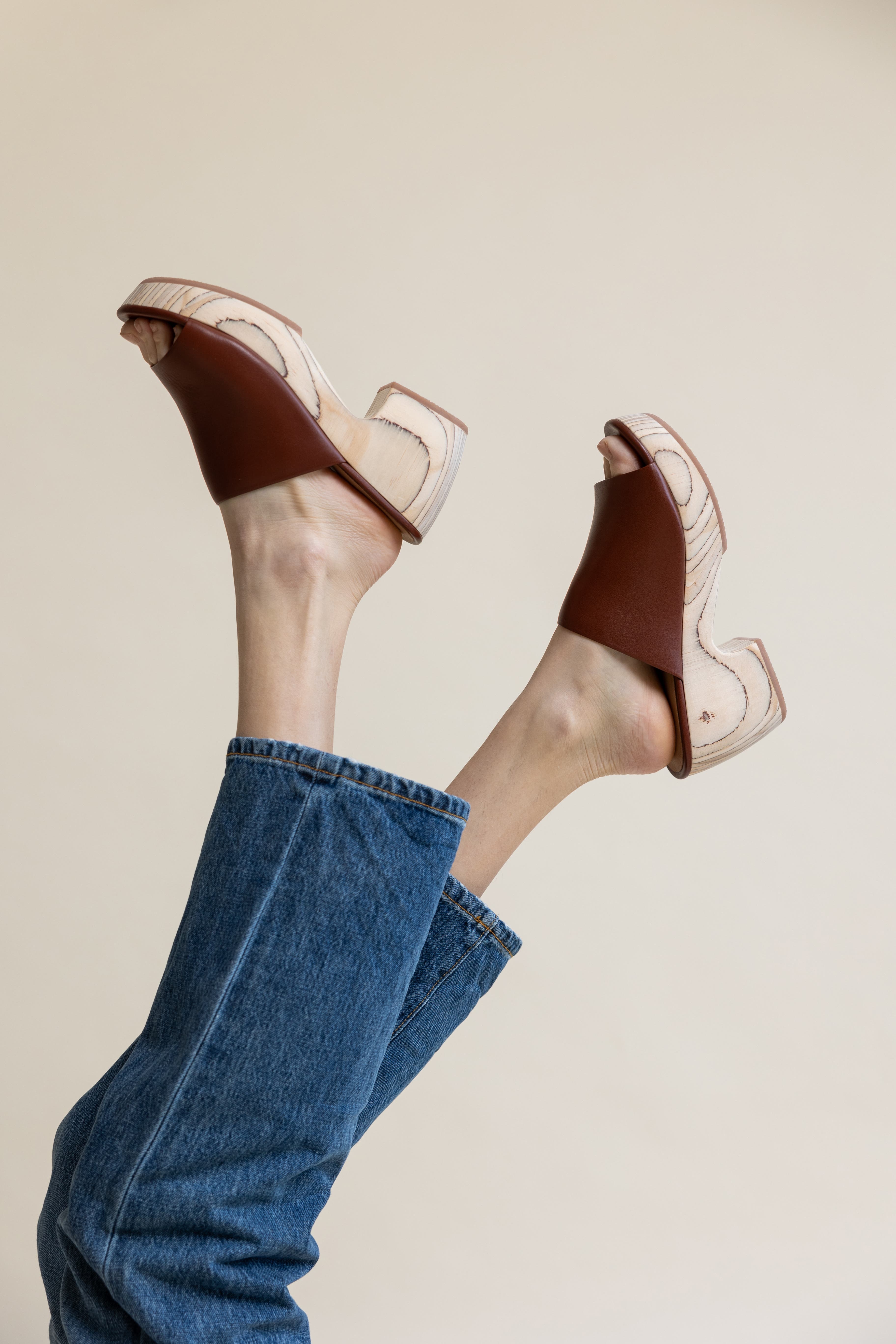 Huma Blanco Katlyn Platform Clog, Alternate, color, Cinnamon