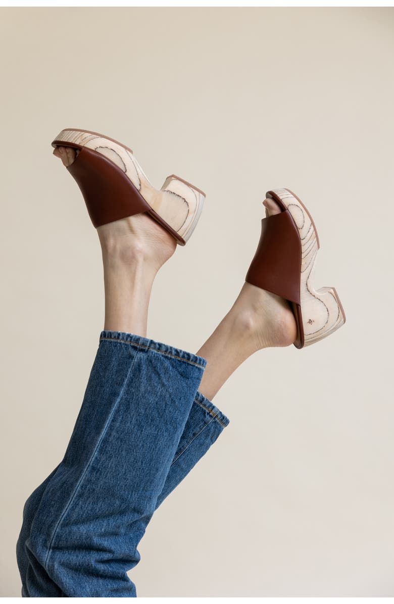 Huma Blanco Katlyn Platform Clog, Alternate, color, Cinnamon