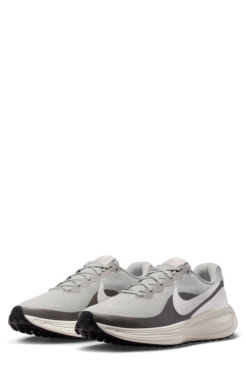 Revolution 8 Running Shoe (Men)