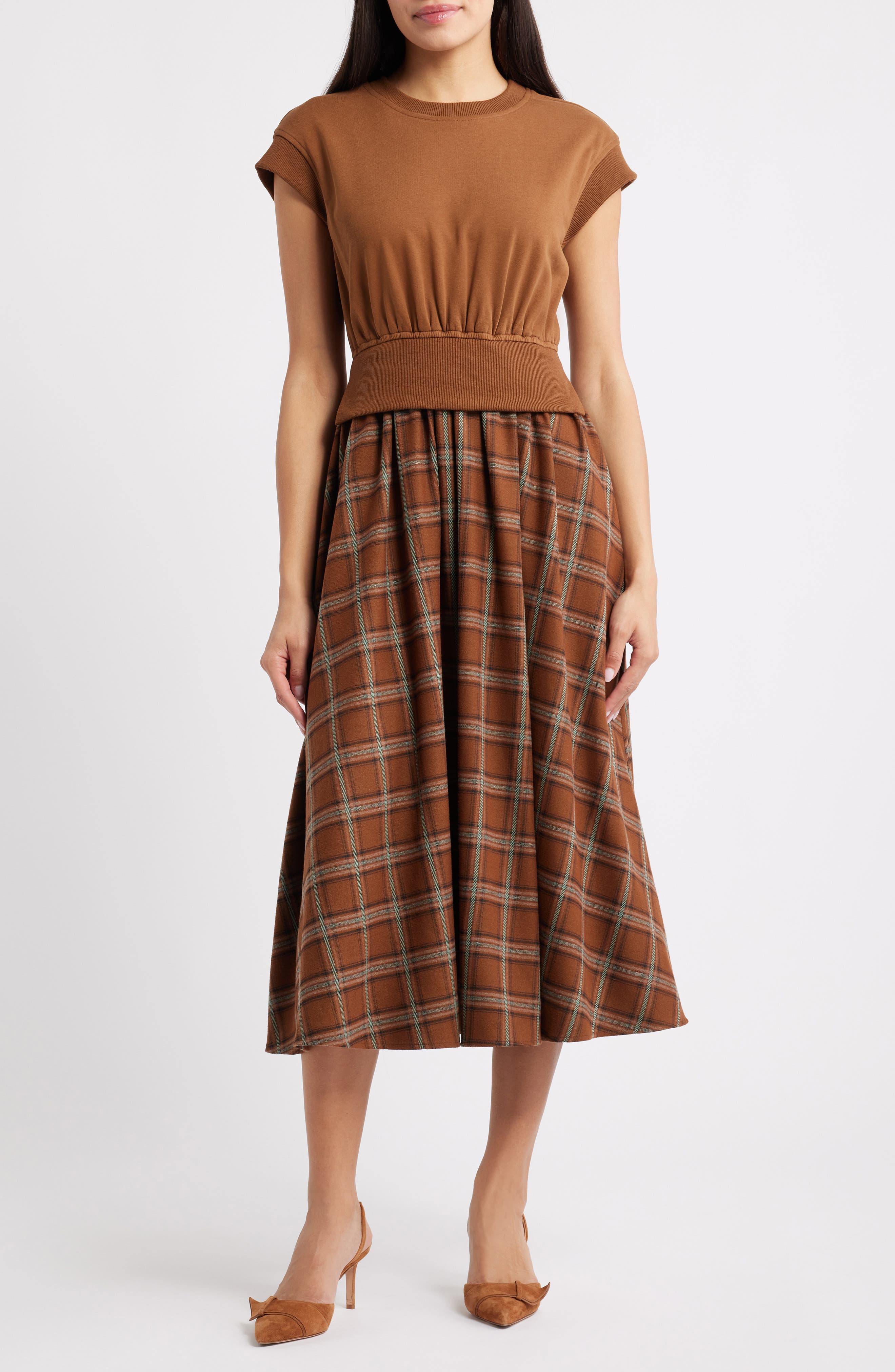 ZOE AND CLAIRE Short Sleeve French Terry Maxi Dress in Brown 