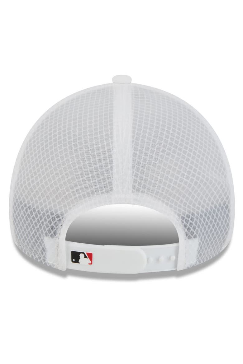 Men's New Era White Cincinnati Reds 2026 Batting Practice Apex 9FORTY Adjustable Trucker Hat, Alternate, color, White
