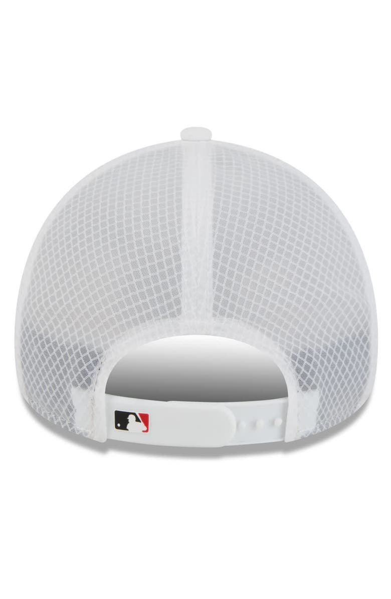 New Era Men's New Era White Cincinnati Reds 2026 Batting Practice Apex 9FORTY Adjustable Trucker Hat, Alternate, color, White