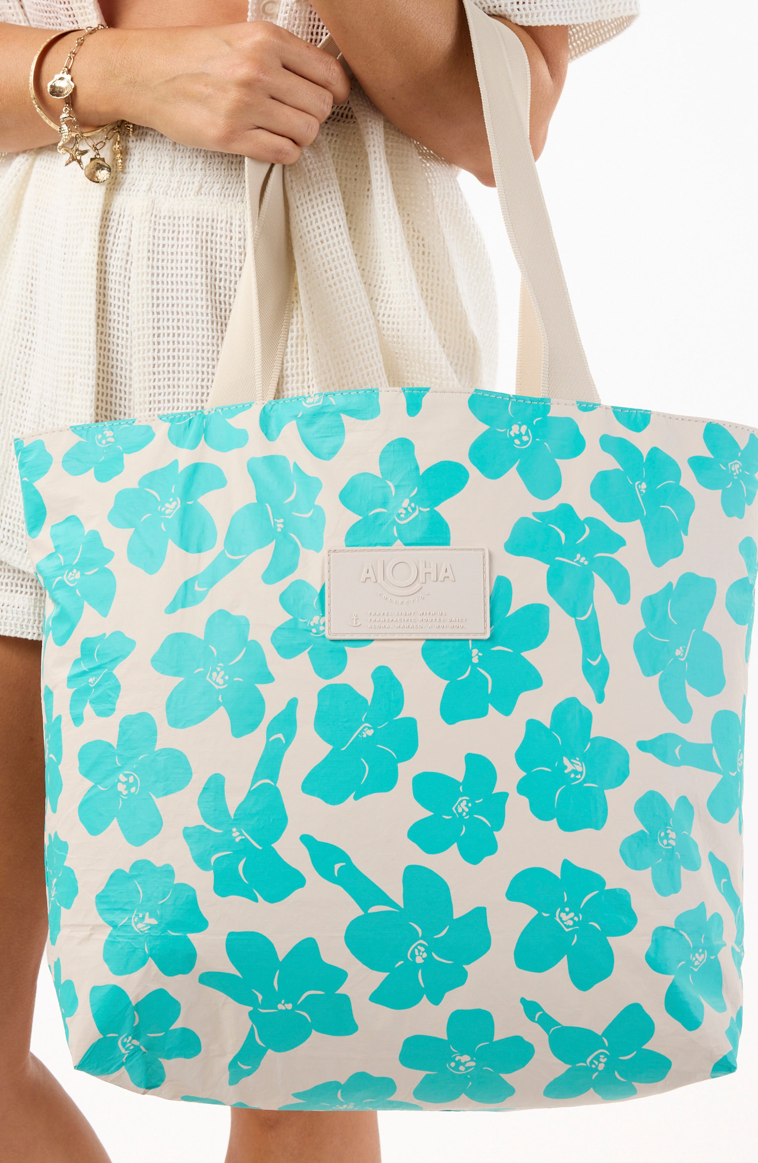 Day Tripper Puakenikeni Water Resistant Tyvek® Tote, Alternate, color, BLUE LAGOON/SANDSTONE