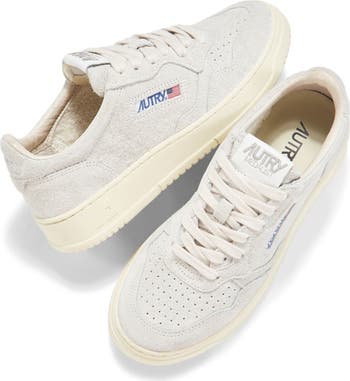 Medalist Low Top Sneaker