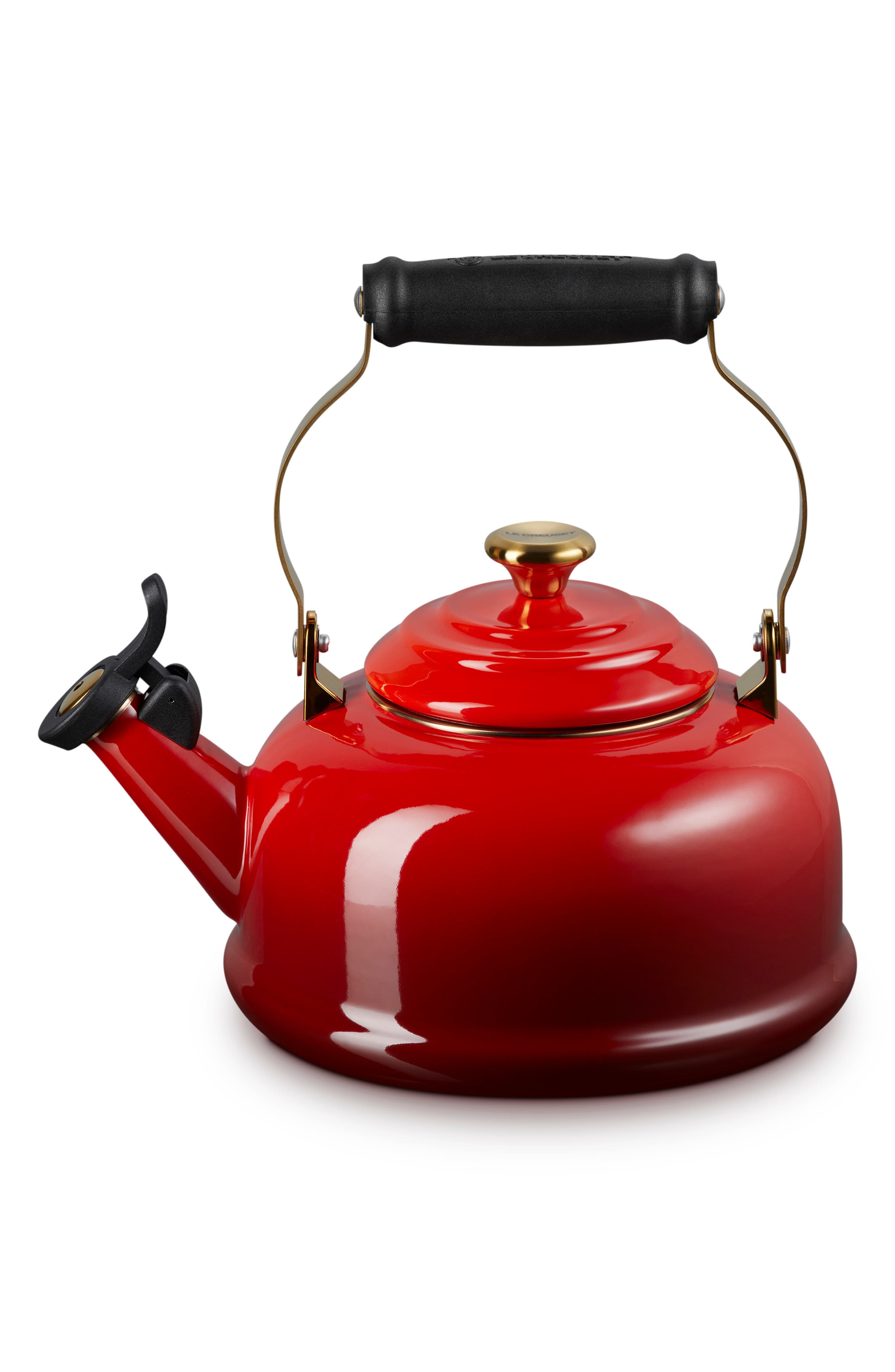 Le Creuset Classic Whistling Kettle with Golden Knob in Cerise 