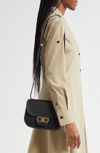 Ferragamo正規品/関税送料込み Leather Crossbody Bag FERRAGAMO フェラガモ ボディバッグ 24 1480 メンズ ガンチーニ