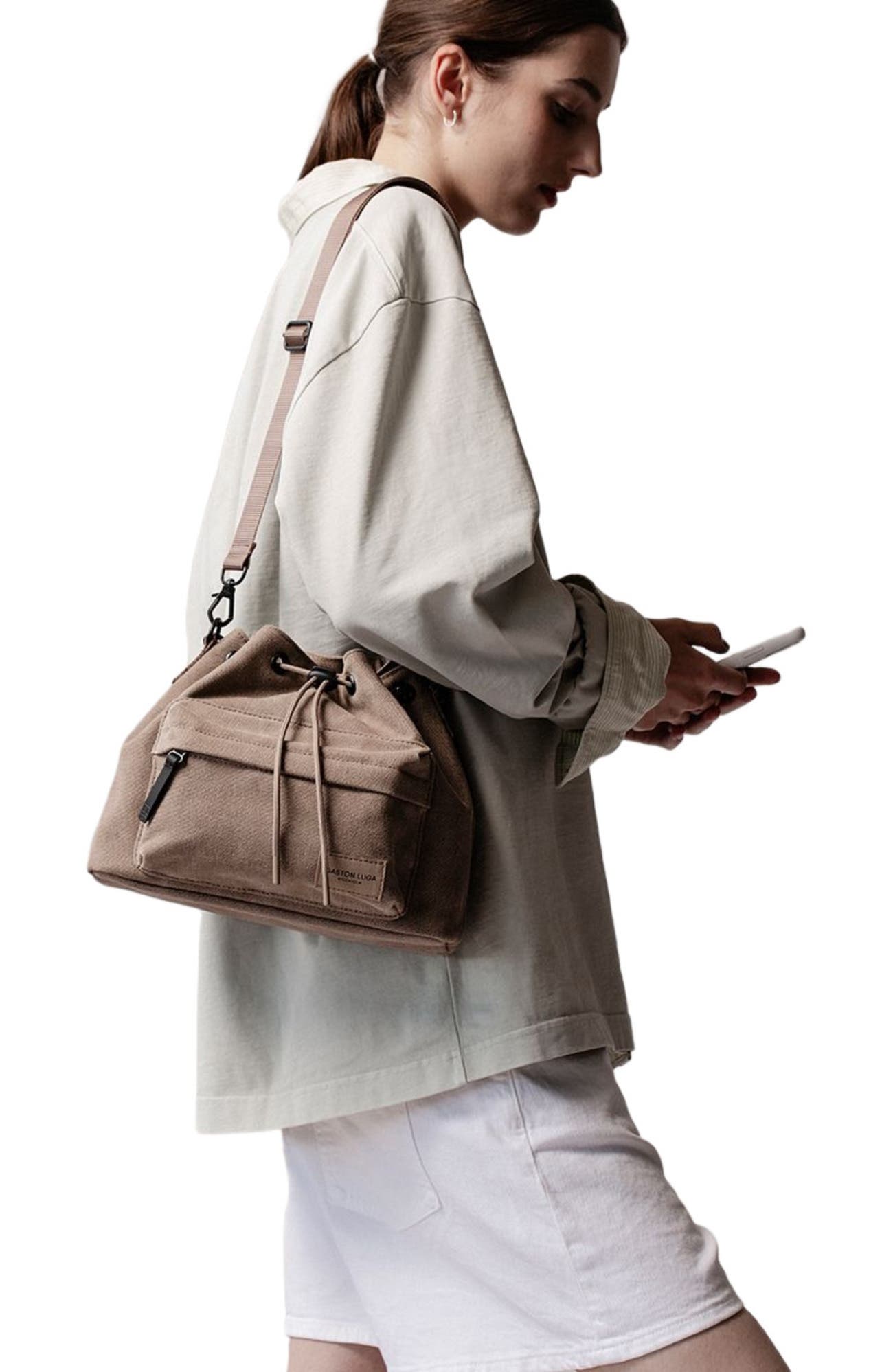 Spläsh Bucket Crossbody Weave, Alternate, color, Weave Dusty Brown