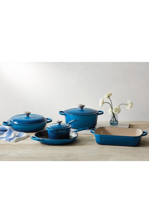 Le Creuset Signature 5.5-quart Round Enamel Cast Iron Dutch Oven
