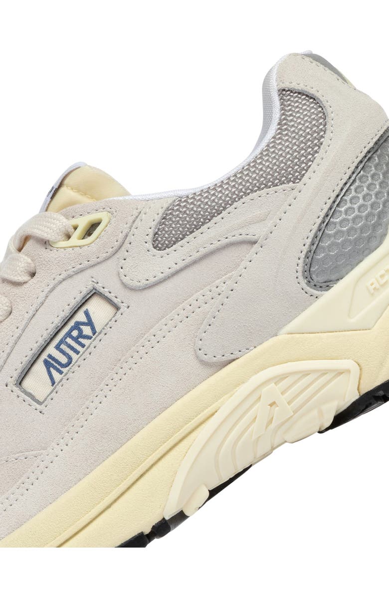 AUTRY Hyperway Low Sneaker, Alternate, color, White/ Silver