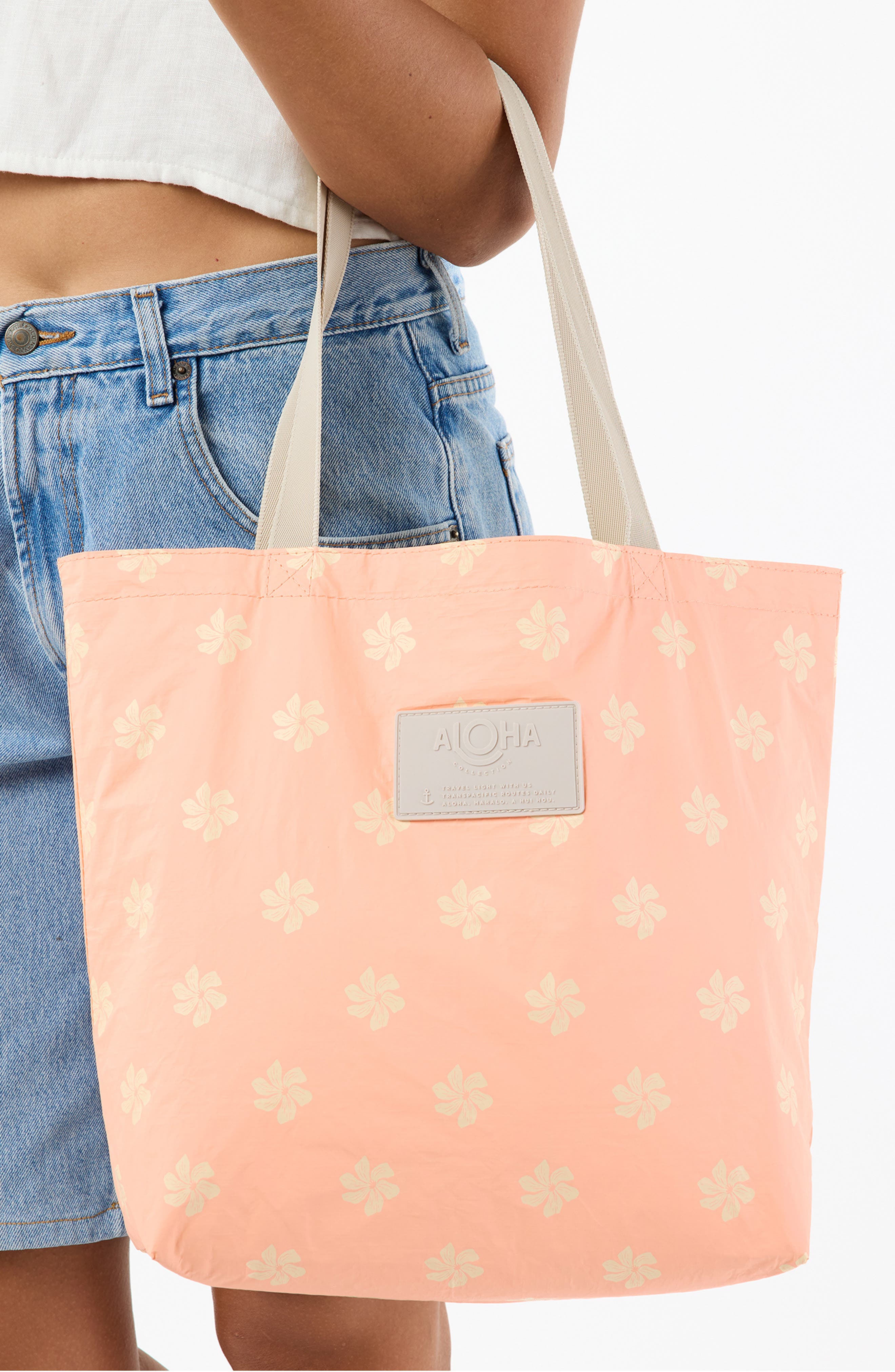 Aloha Collection Casa Gardenia Reversible Water Resistant Tyvek<sup>®</sup> Tote, Alternate, color, Peachy
