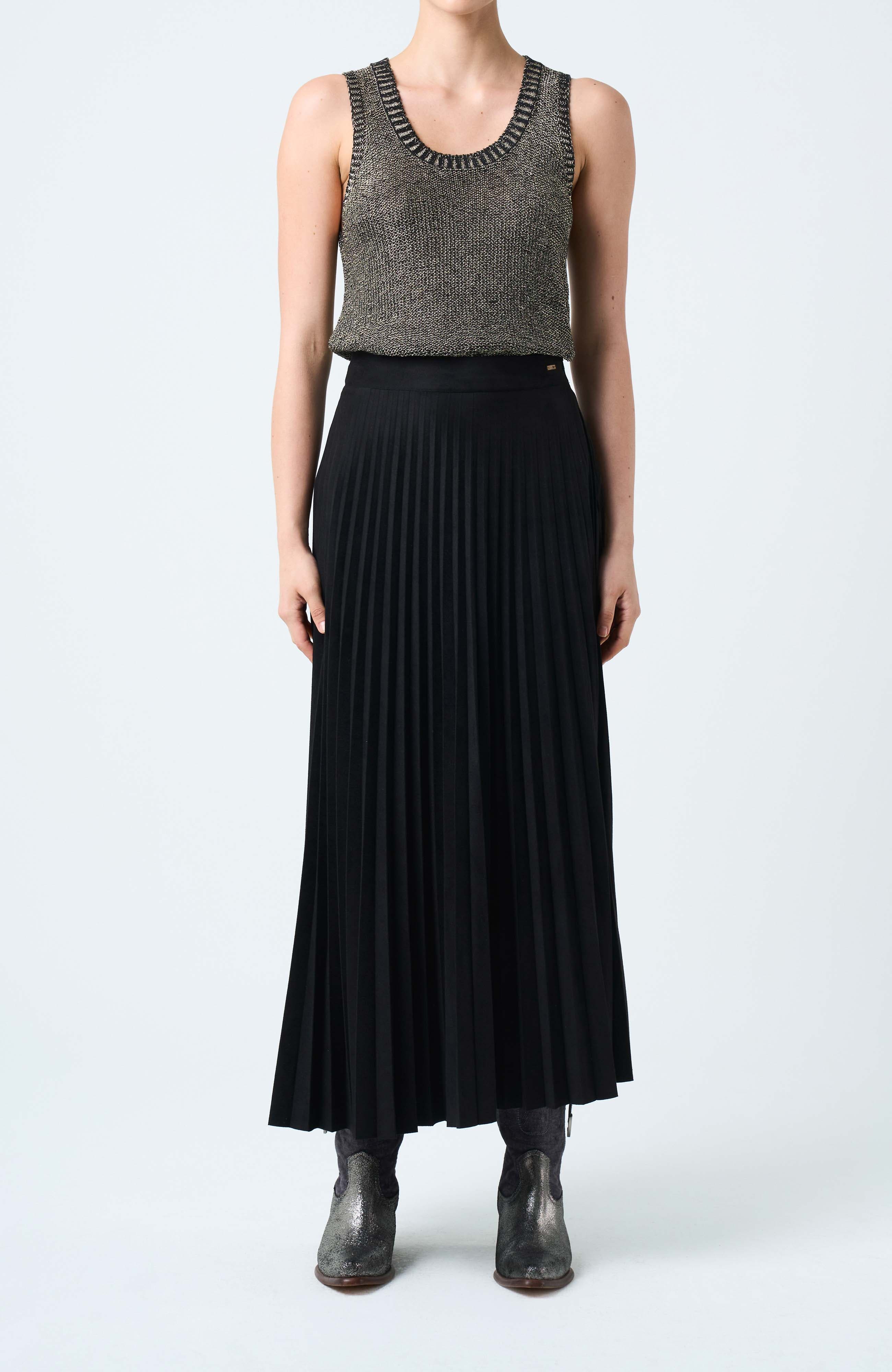 Pleated Knit Skirt