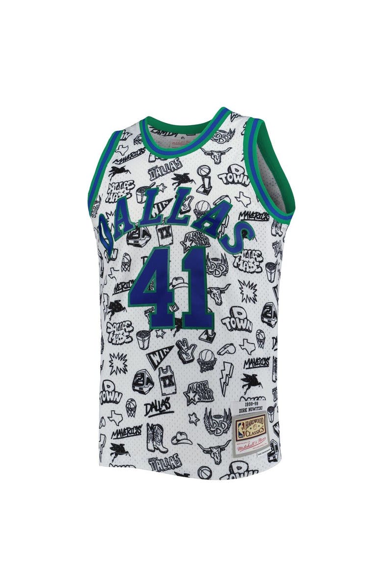 Mitchell & Ness Men's Mitchell & Ness Dirk Nowitzki White Dallas Mavericks 1998-99 Hardwood Classics Doodle Swingman Jersey, Alternate, color,