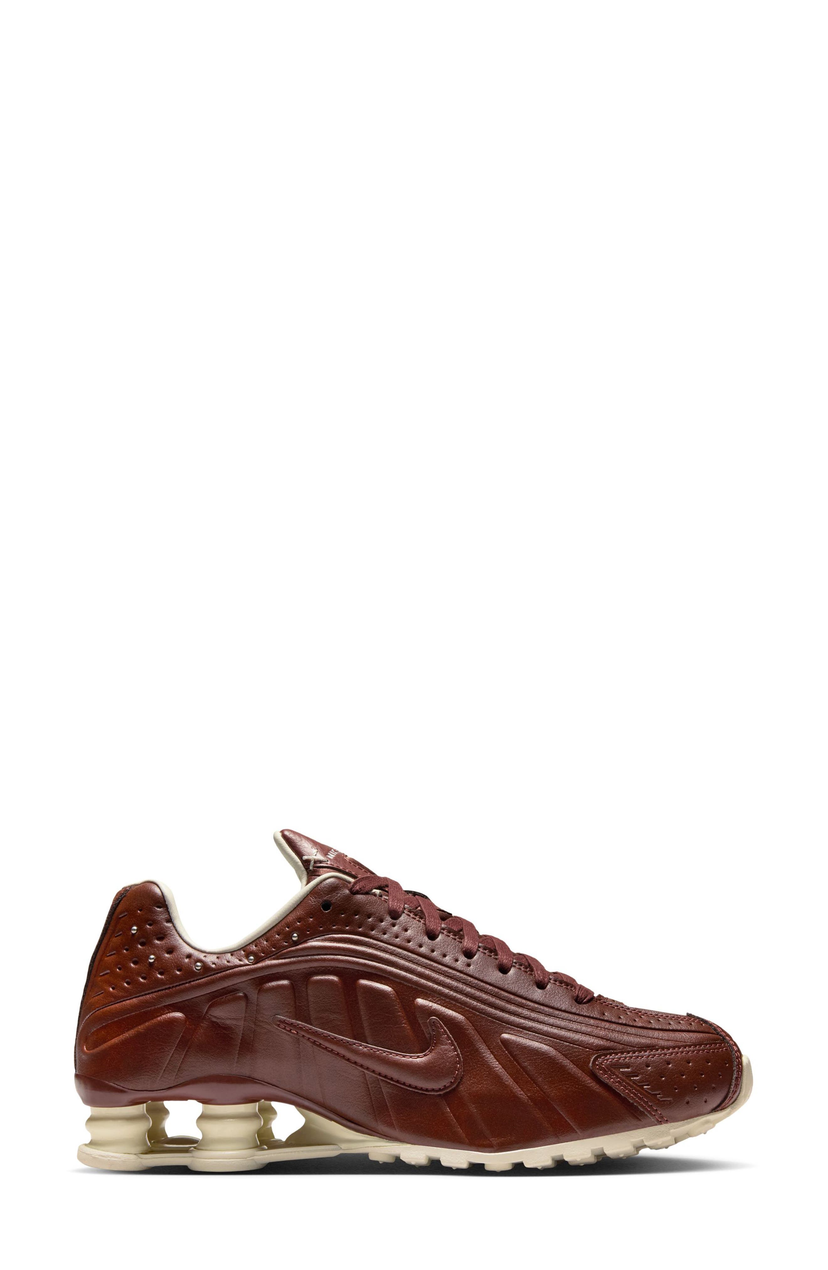 Nike Shox R4 Sneaker, Alternate, color, Dark Pony/ Soft Pearl