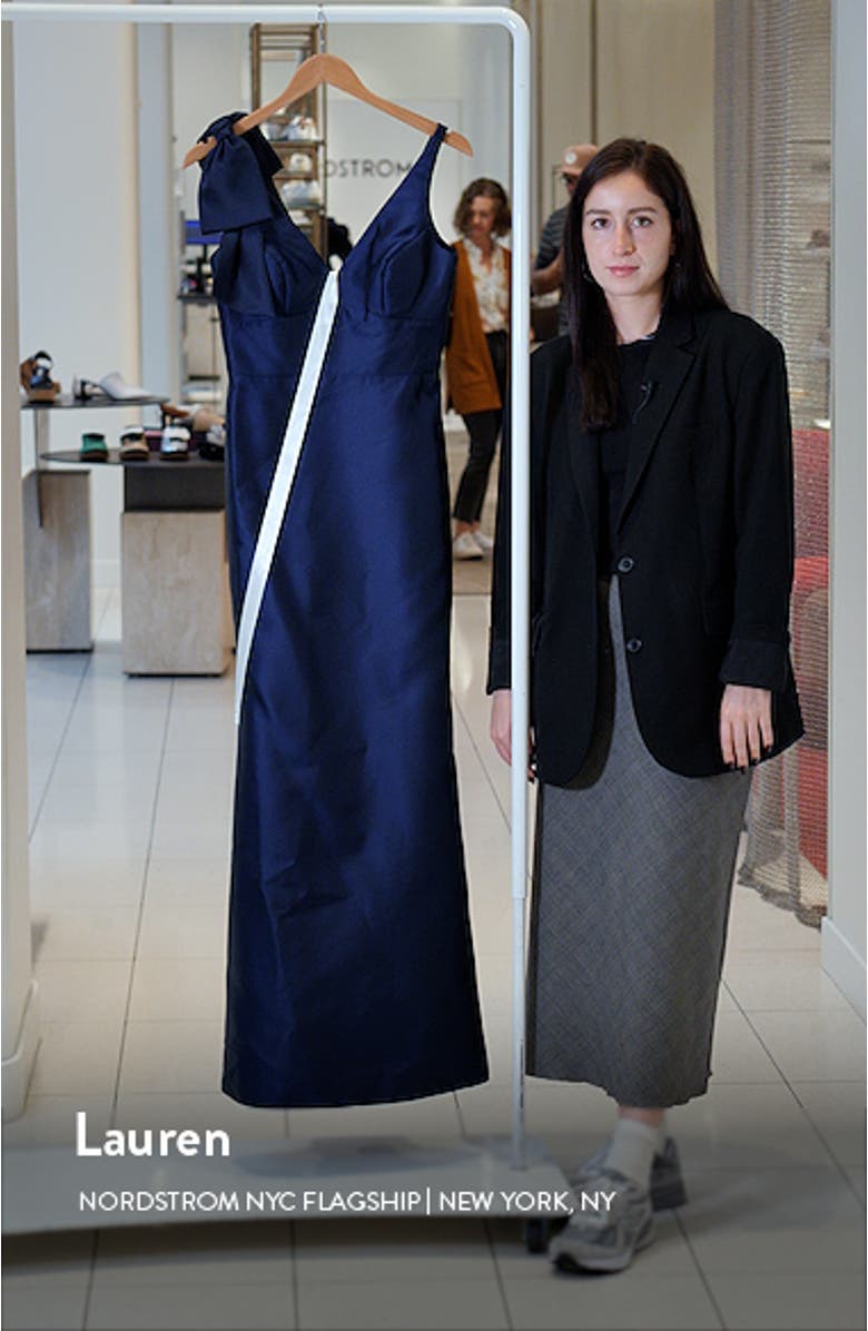 Bow Detail Sleeveless Satin Twill Trumpet Gown, sales video thumbnail