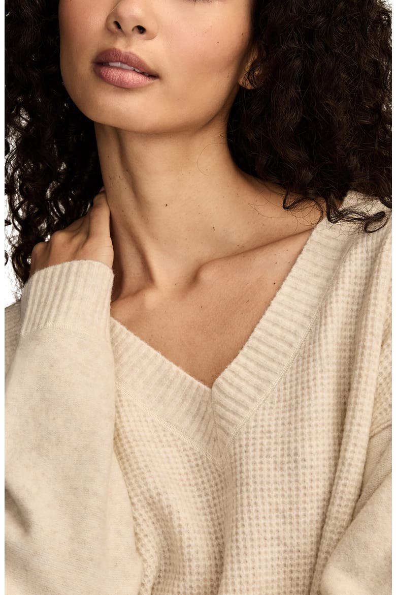 Waffle Knit V-Neck Sweater, Alternate, color, STRAW HEATHER