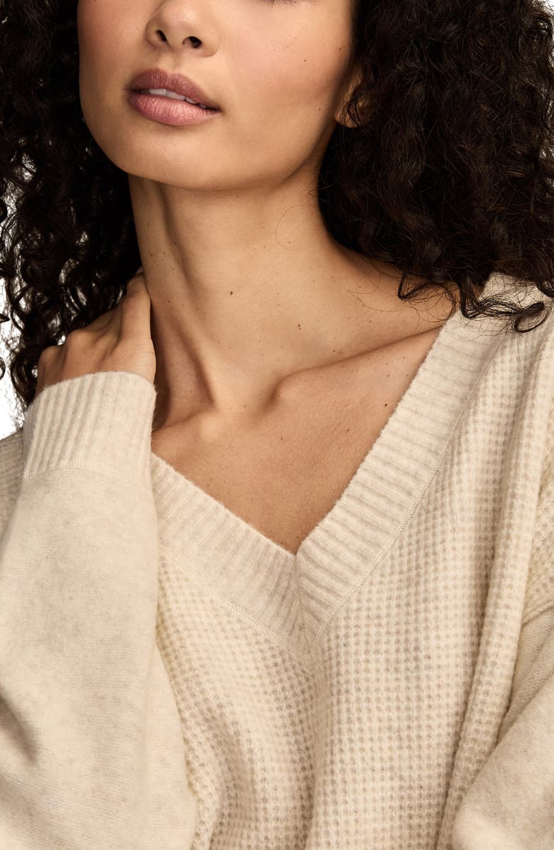 Lucky Brand Waffle Knit V-Neck Sweater, Alternate, color, Straw Heather