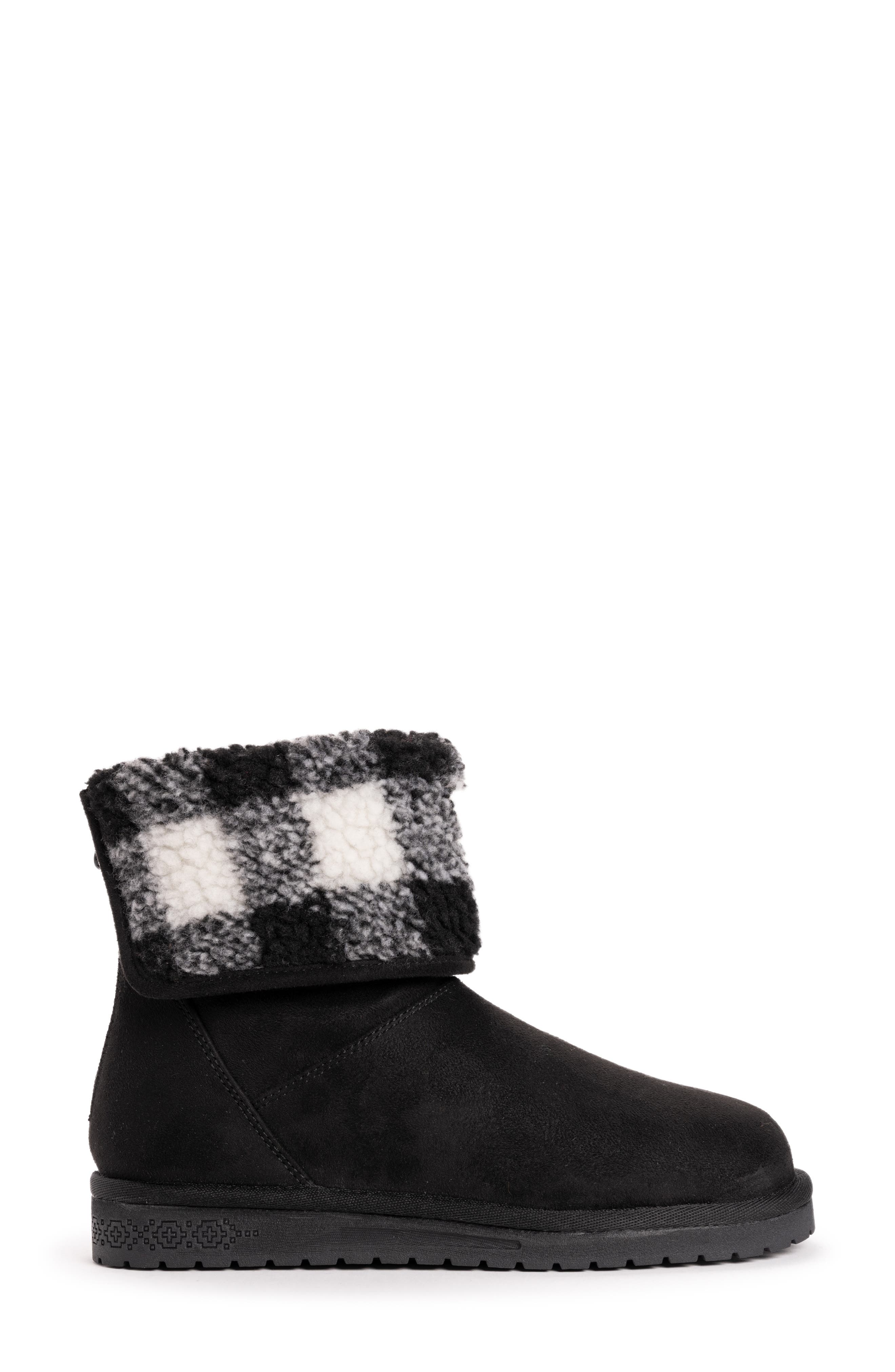 MUK LUKS Clover Faux Shearling Boot, Alternate, color, Black