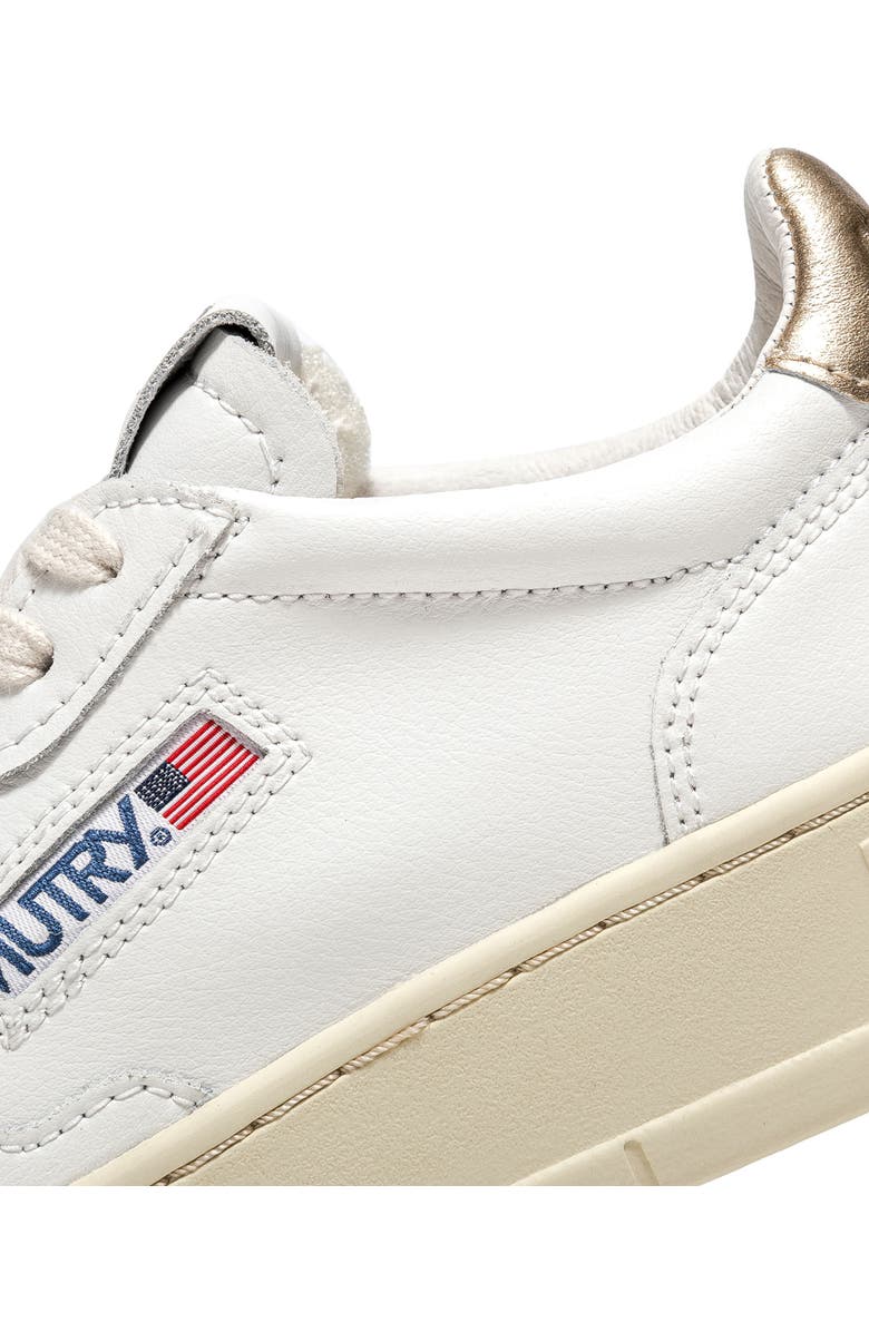 AUTRY Medalist Low Top Sneaker, Alternate, color, Leather/Leather White/Gold