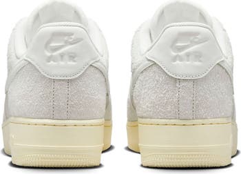 Air Force 1 '07 LV8 Basketball Sneaker
