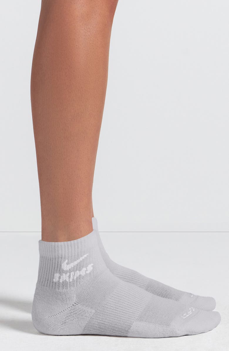 NikeSKIMS Dri-Fit Quarter Crew Socks 3-Pack, Alternate, color, Snow, Heathergray, Obsidian