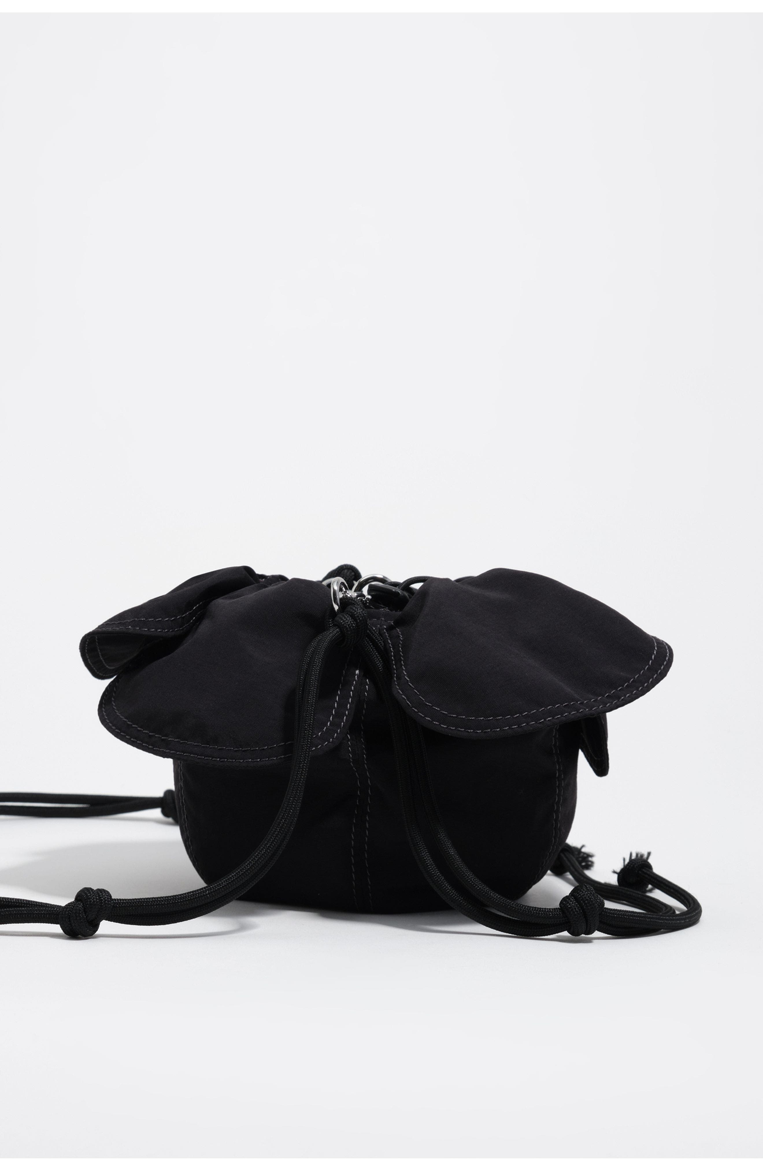 Bimba y Lola Woven Petalo Bag, Alternate, color, Black