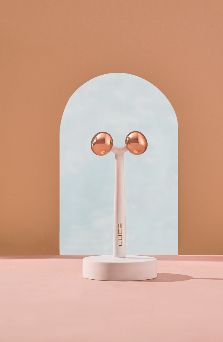 LUCE BEAUTY Sculpting and Depuffing Deluxe Face Roller, Alternate, color, Gold