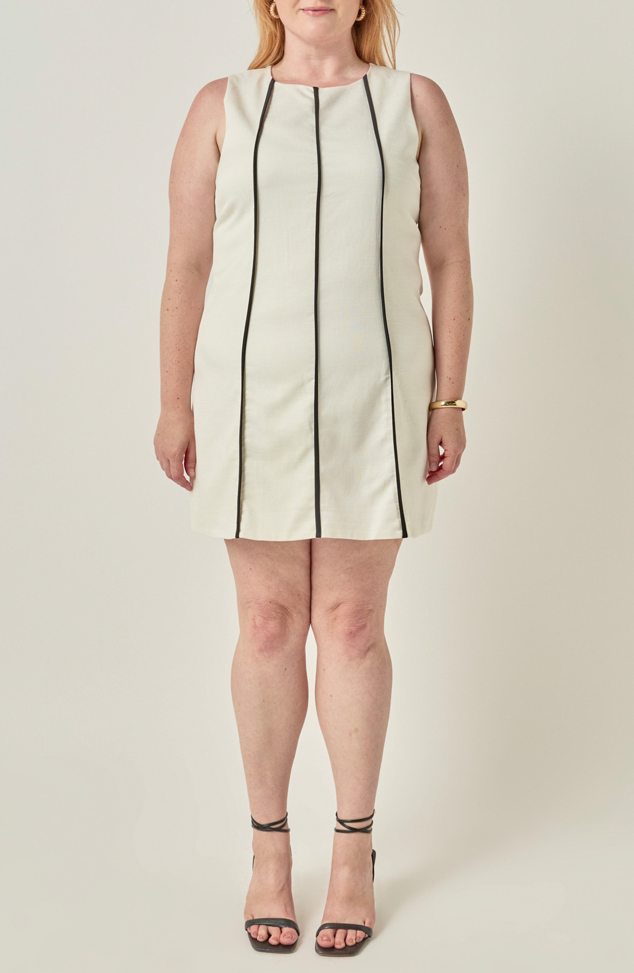 selected WHITE/ BLACK
