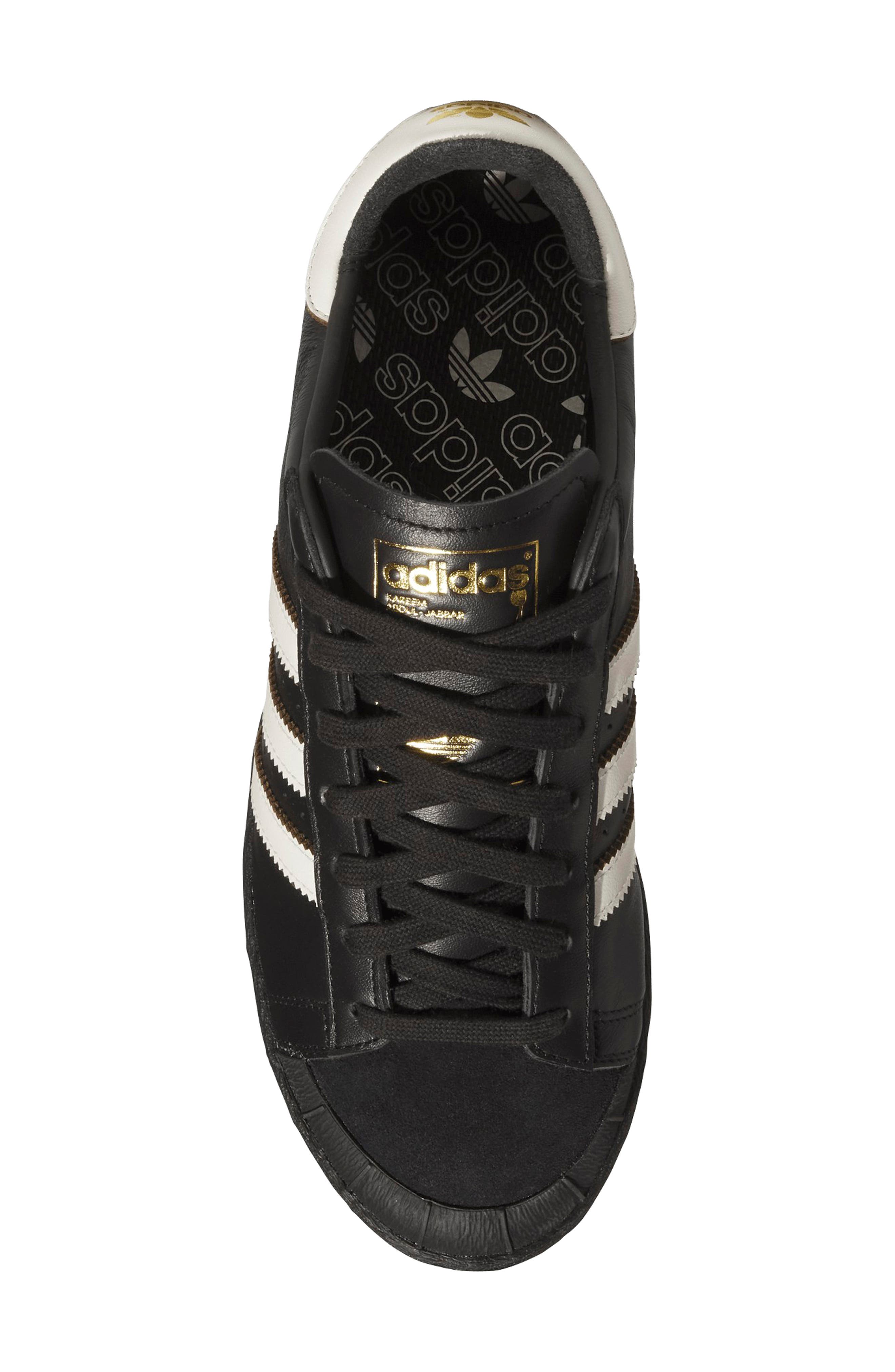 adidas Gender Inclusive Jabbar Half Shell OG Sneaker, Alternate, color, Black/ Off White/ Gold Met