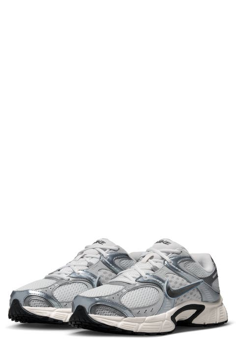 V5 RNR Sneaker