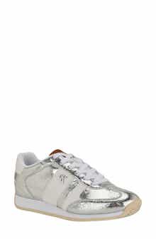 Anora Sneaker