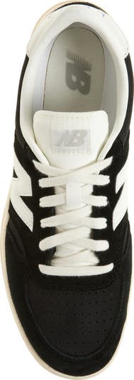 T500 Tennis Sneaker
