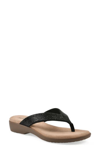Cliffs By White Mountain Becharm Sandal In Black Fabric