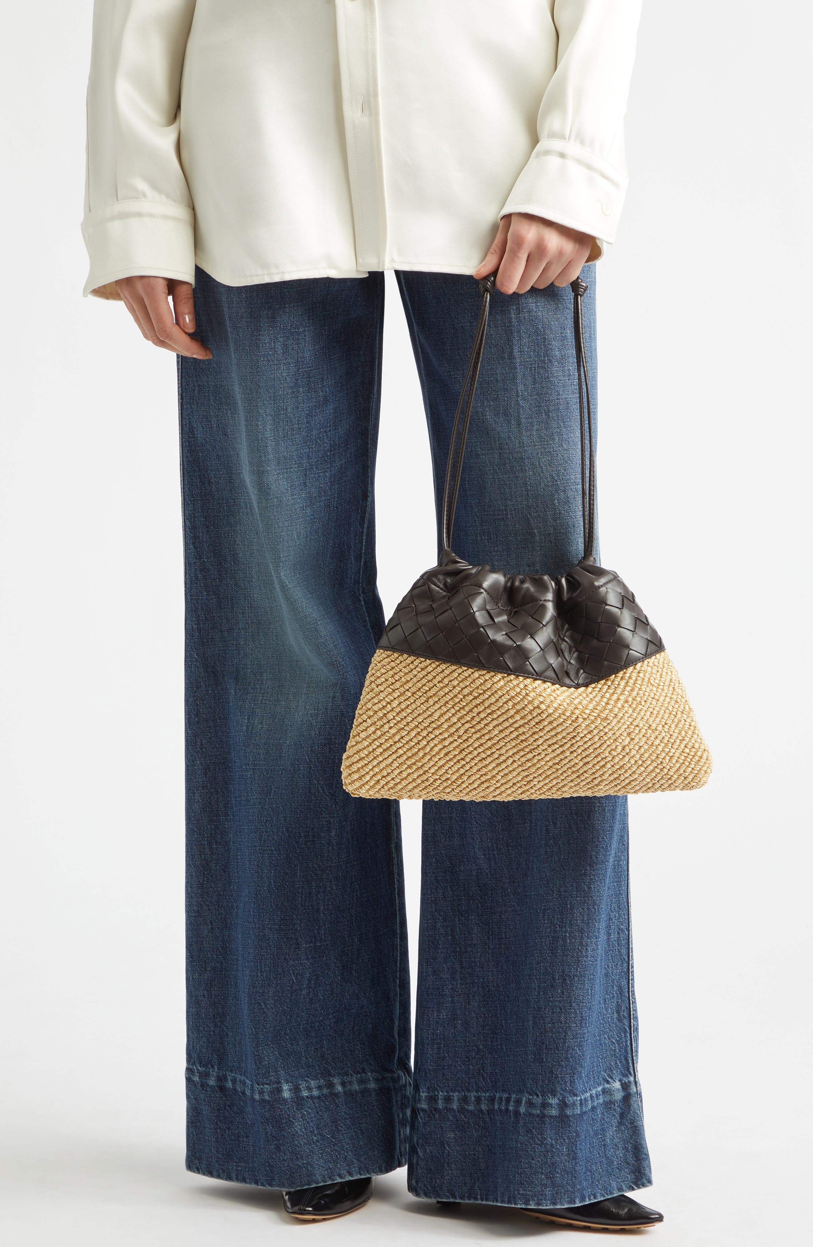 Medium Dustbag Intrecciato Leather & Raffia Clutch, Alternate, color, 9943 NATURAL/ ESPRESSO-G