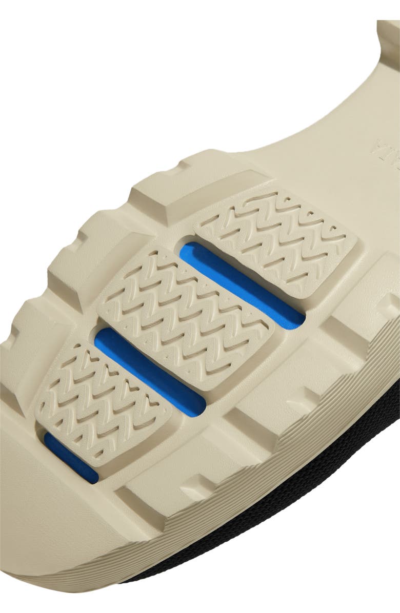 VIVAIA Round-Toe Chunky Platform Travel Boots, Alternate, color, Black-Beige