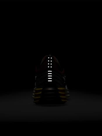 Lunar Roam Sneaker