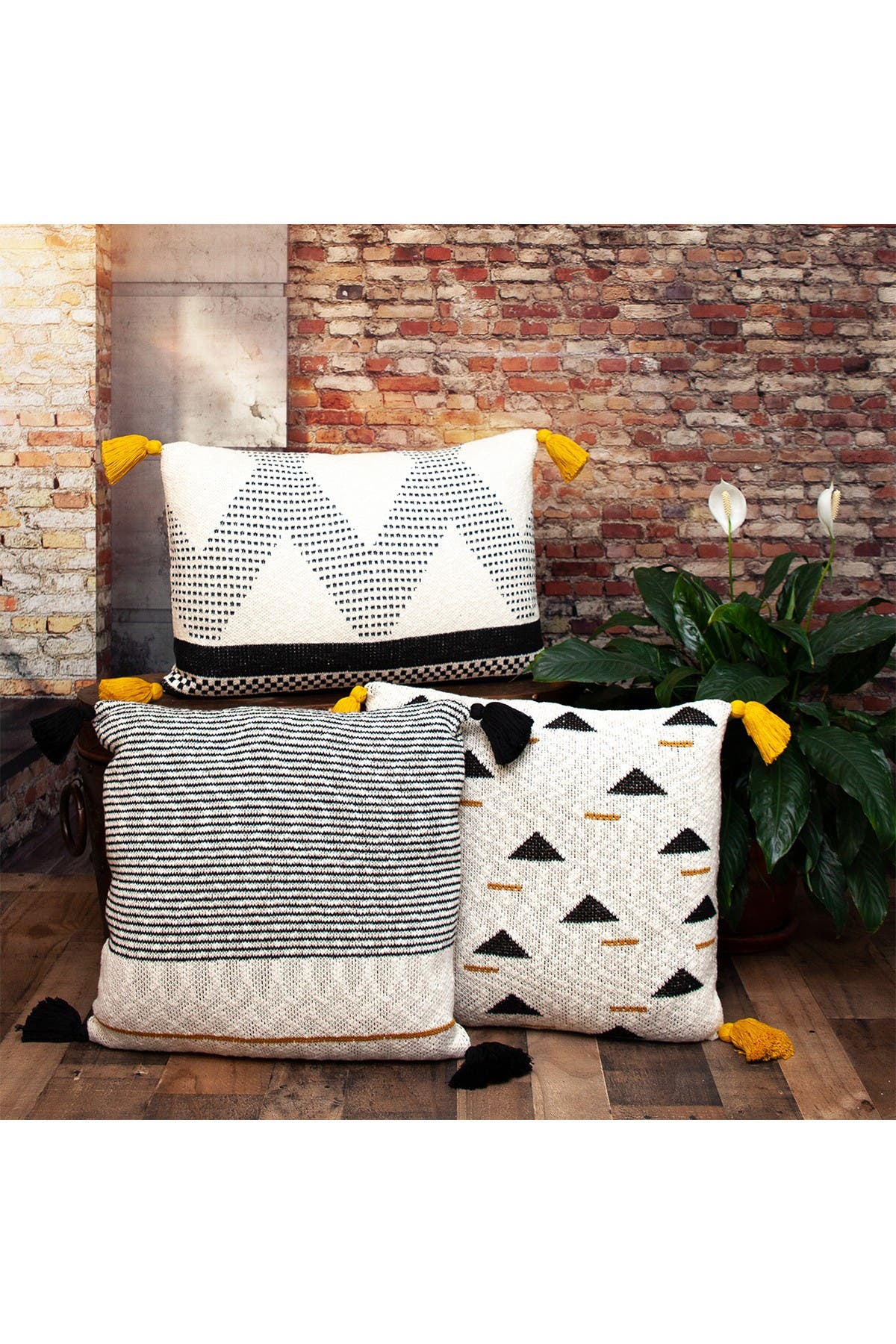 PARKLAND COLLECTION Kimmi Transitional Beige Throw Pillow