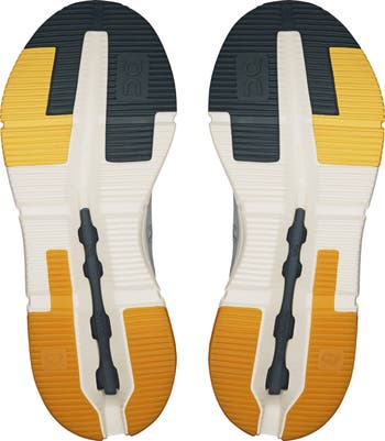 Cloudnova Form 2 Sneaker