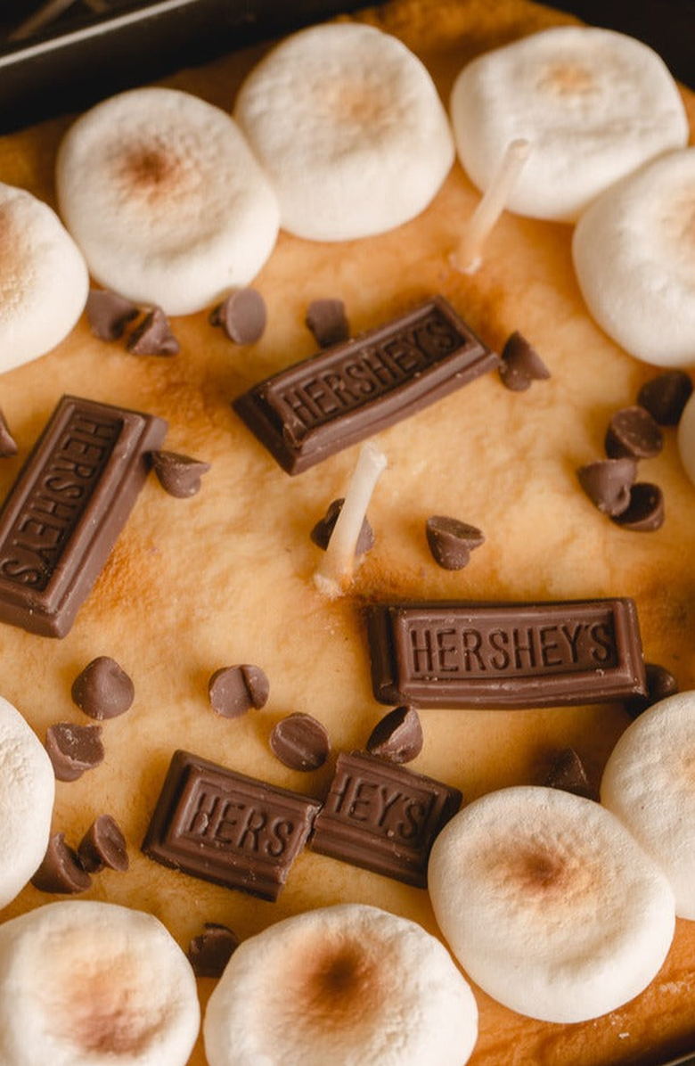 Southlake gifts Skillet S'more Chocolate and Marshmallow Candle, Alternate, color, Light Brown / White