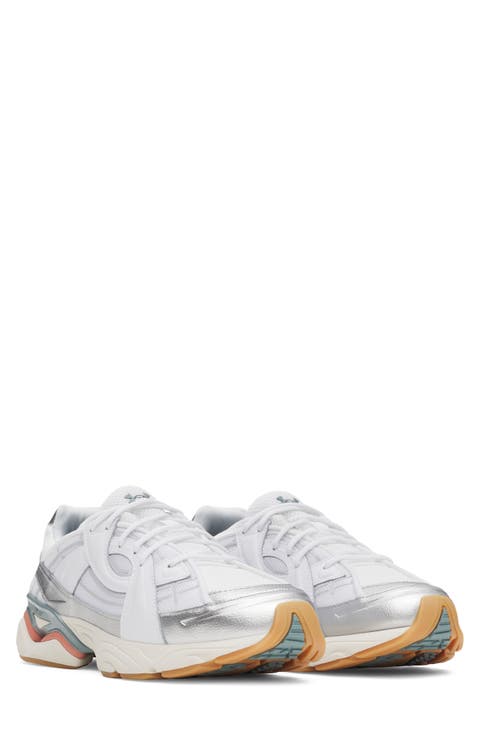 Gender Inclusive UA Sola Sneaker