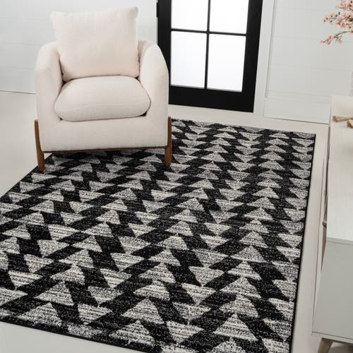Jonathan Y Aisha Moroccan Triangle Geometric Area Rug In Black/cream