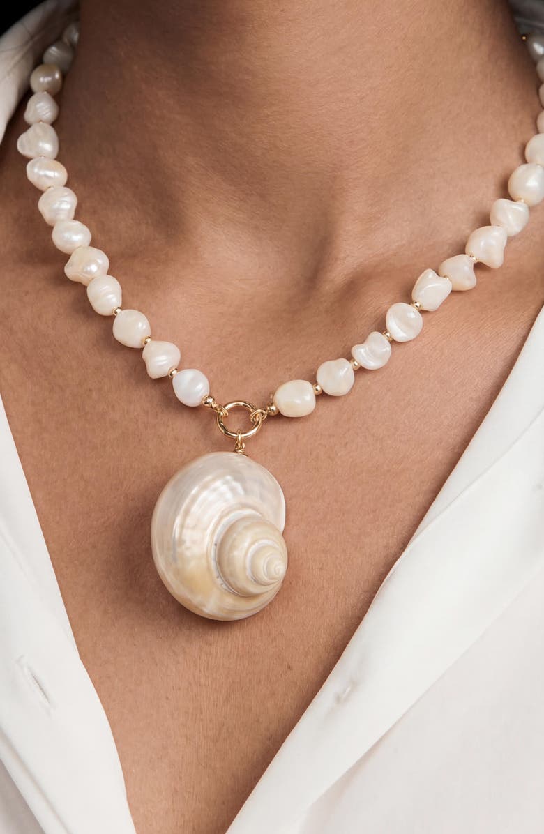 Ettika Sunken Treasure Shell Necklace, Alternate, color, Ivory/ Gold