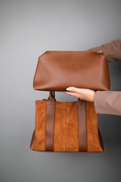 Forever & Always Shoes Thresh Leather Shoulder Bag In Brown