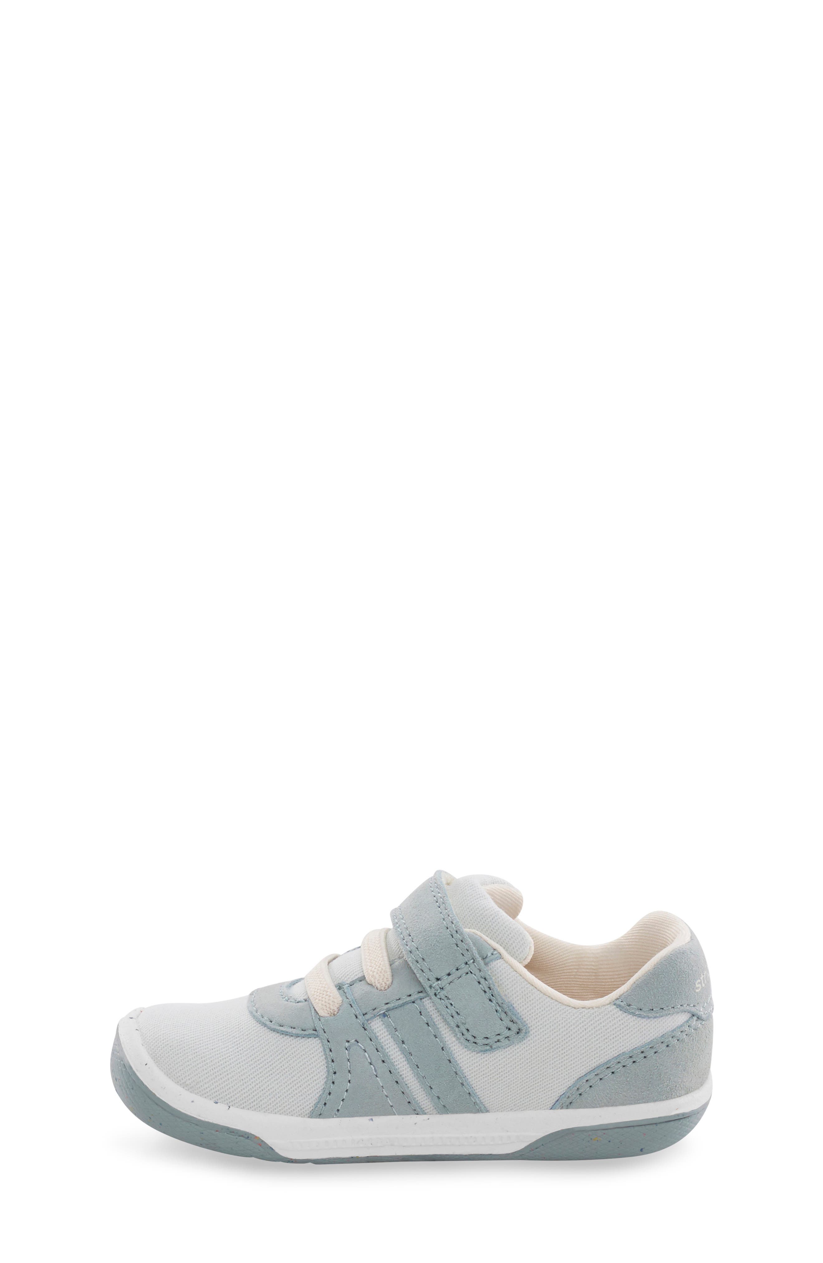 Stride Rite Kids' Fern Sneaker, Alternate, color, 