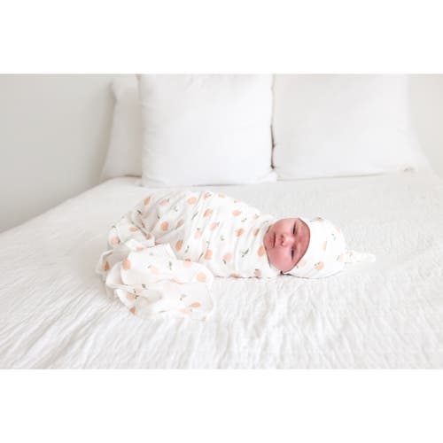 Lulujo Hello World Hat & Swaddle Set In Peaches