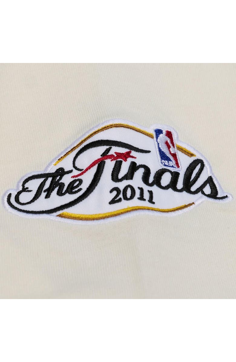 Mitchell & Ness Men's Mitchell & Ness Cream Dallas Mavericks Hardwood Classics Chainstitch Premium T-Shirt, Alternate, color, Cream