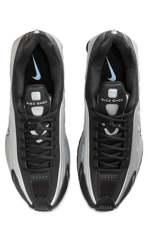 Nike Shox R4 Sneaker