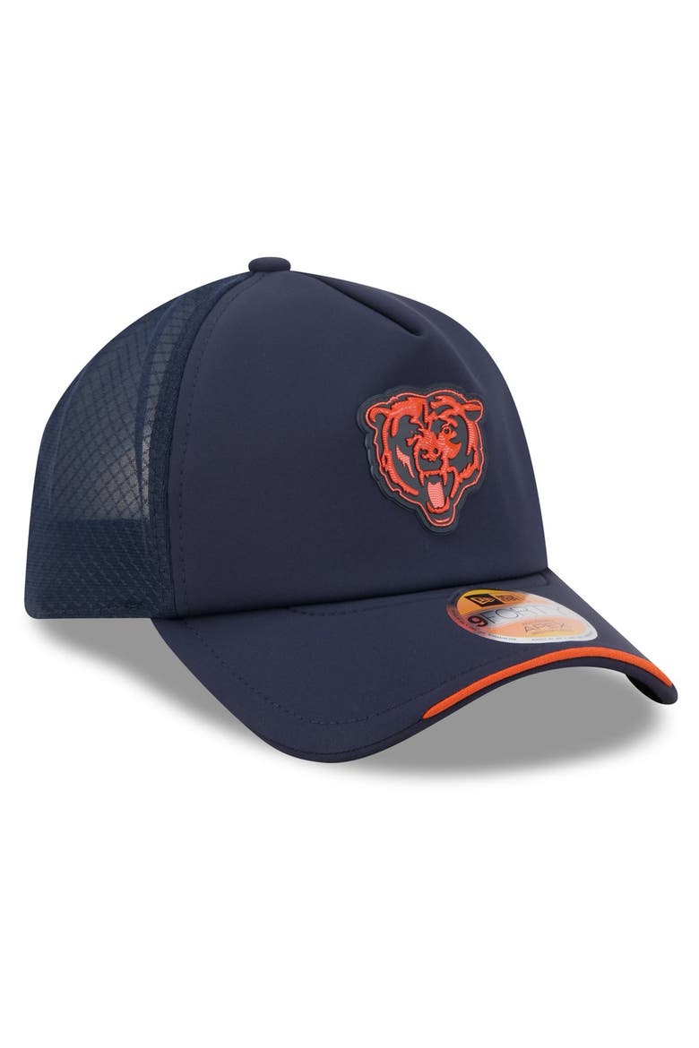 Men's New Era Navy Chicago Bears 2026 Sideline Apex 9FORTY Adjustable Trucker Hat, Alternate, color, Navy