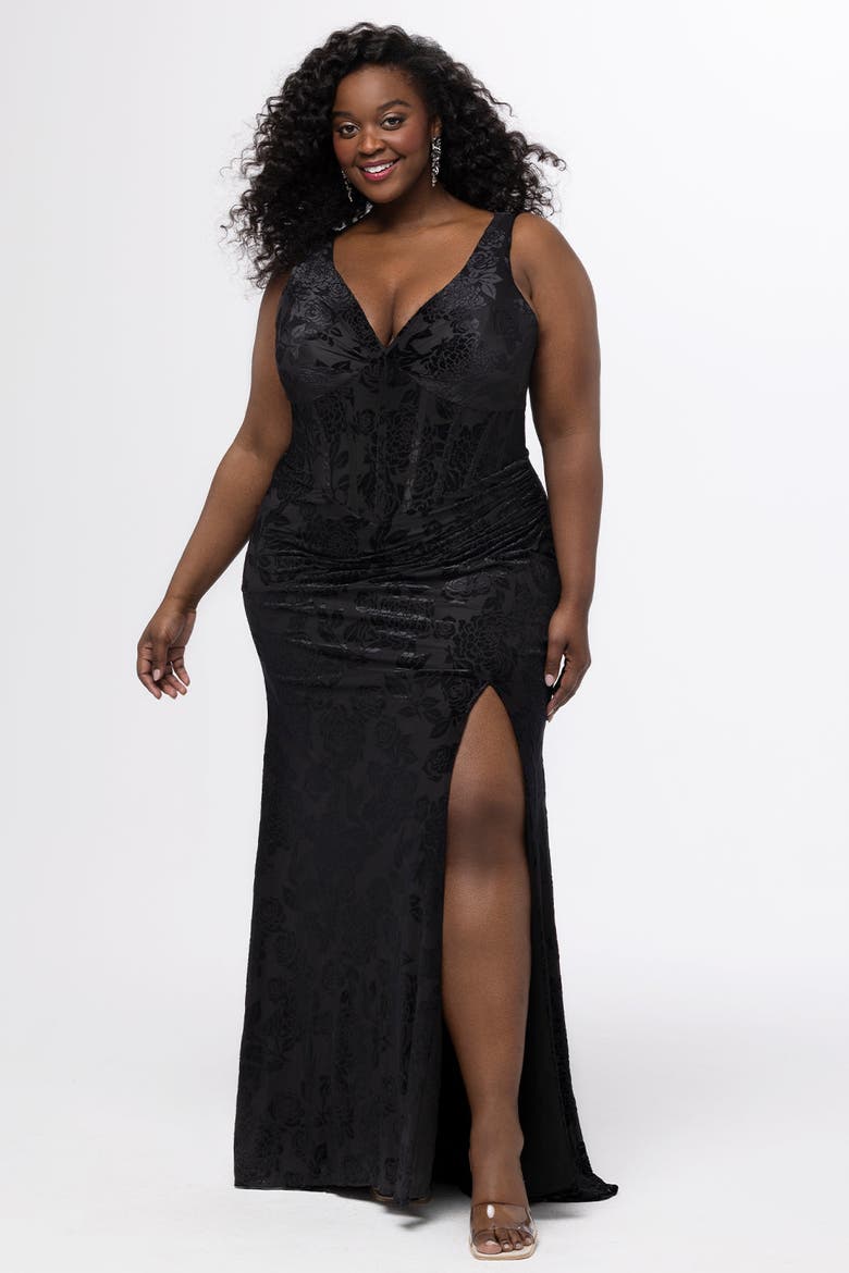 Plus-Size Fitted Velvet Burnout Formal Gown with Slit, Main, color, Black