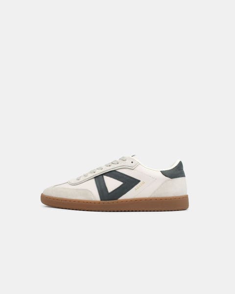 Hera Retro Low-Top Sneaker