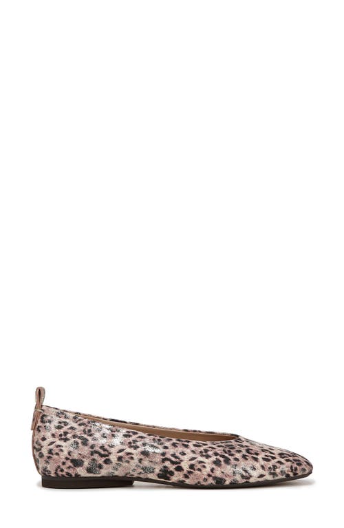 27 Edit Naturalizer Carla Flat
